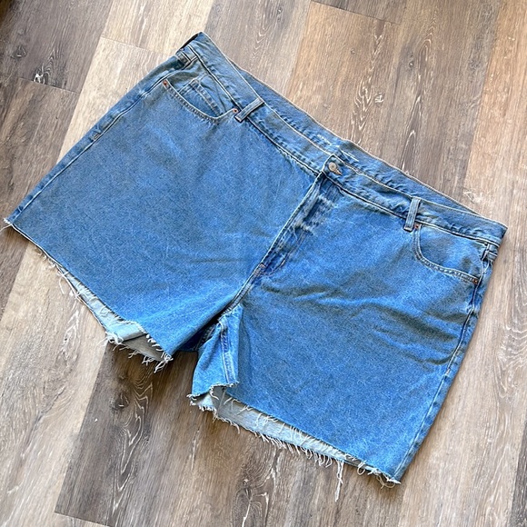 Old Navy Pants - Old Navy Denim Shorts size 28 Slouchy Straight High Rise